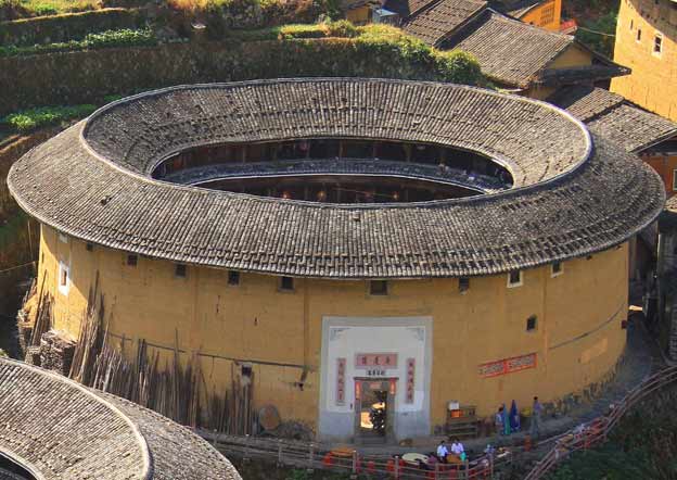 福建人居住着的土楼